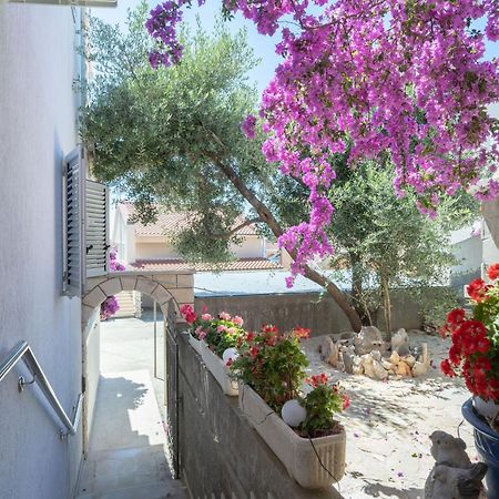 Apartmani Marelic - Sun Beach Zavalatica Buitenkant foto