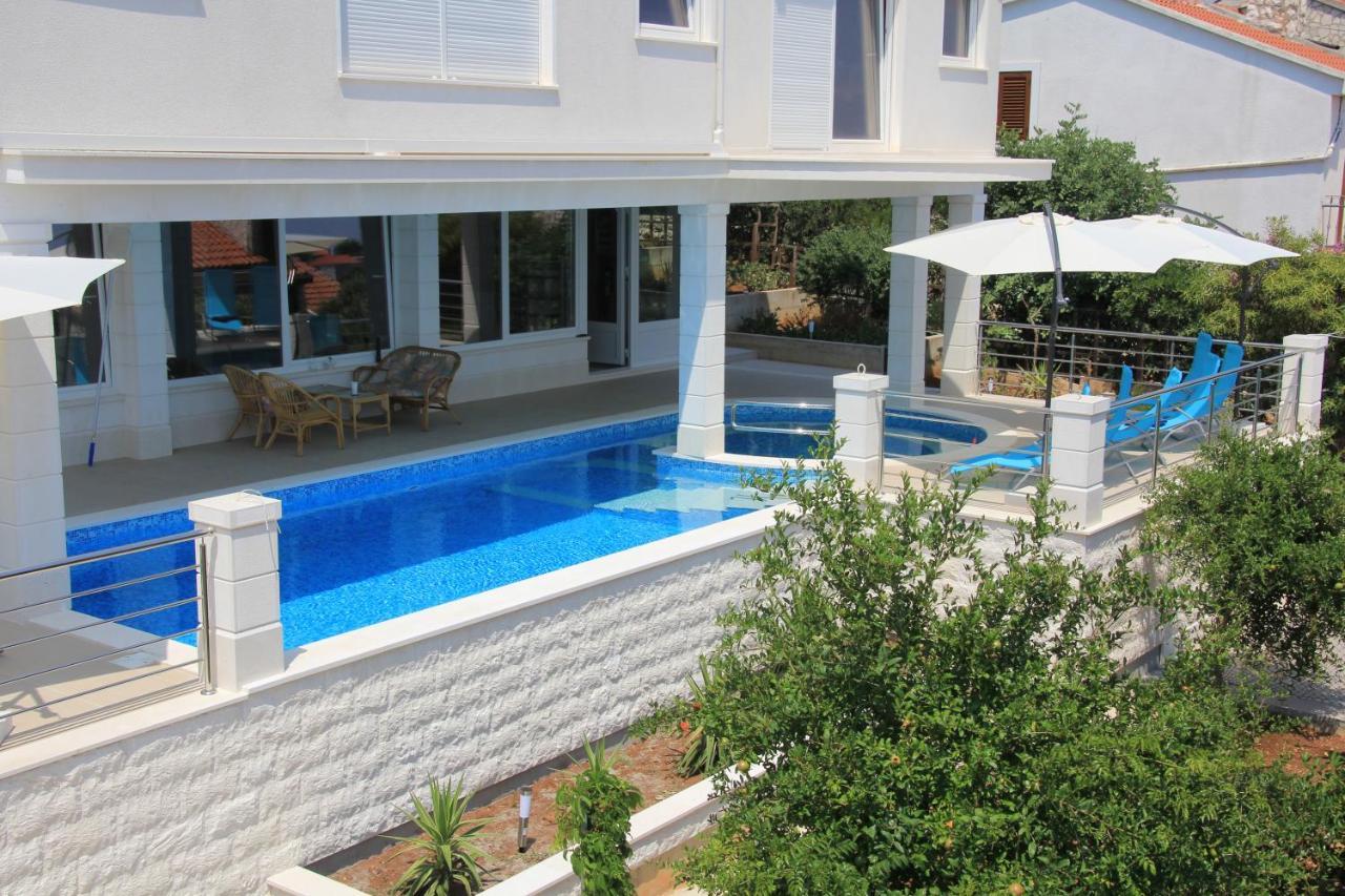 Apartmani Marelic - Sun Beach Zavalatica Buitenkant foto