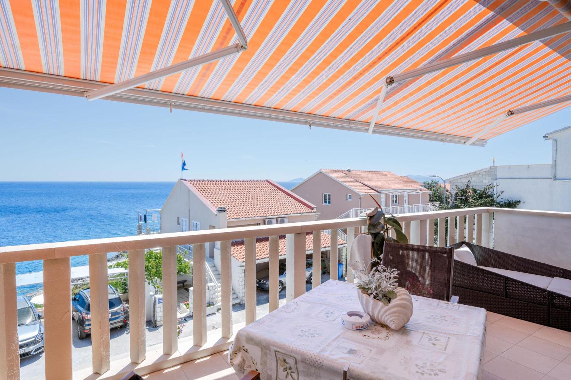 Apartmani Marelic - Sun Beach Zavalatica Buitenkant foto