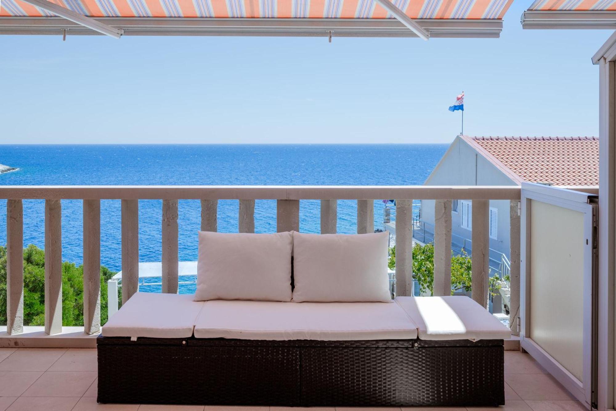 Apartmani Marelic - Sun Beach Zavalatica Buitenkant foto