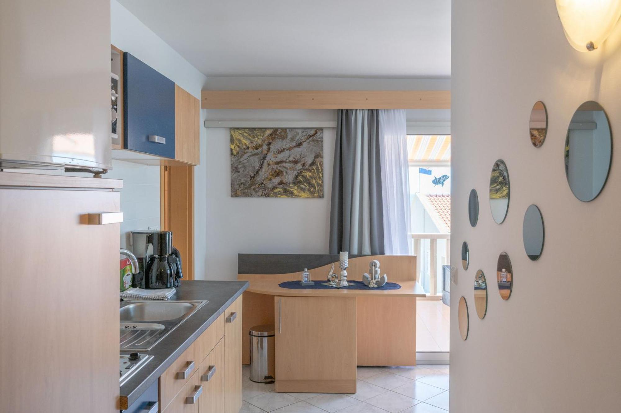 Apartmani Marelic - Sun Beach Zavalatica Buitenkant foto