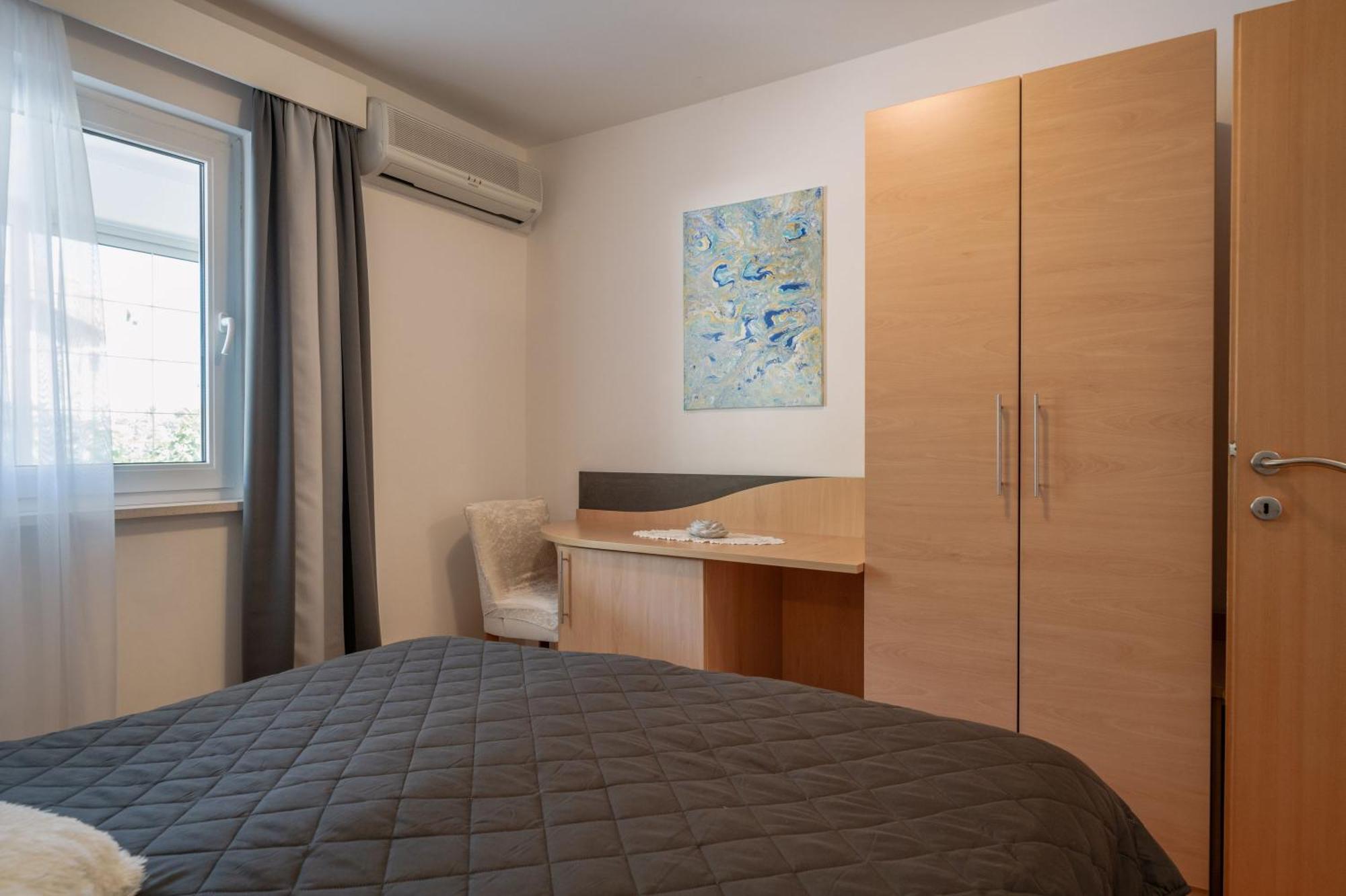 Apartmani Marelic - Sun Beach Zavalatica Buitenkant foto