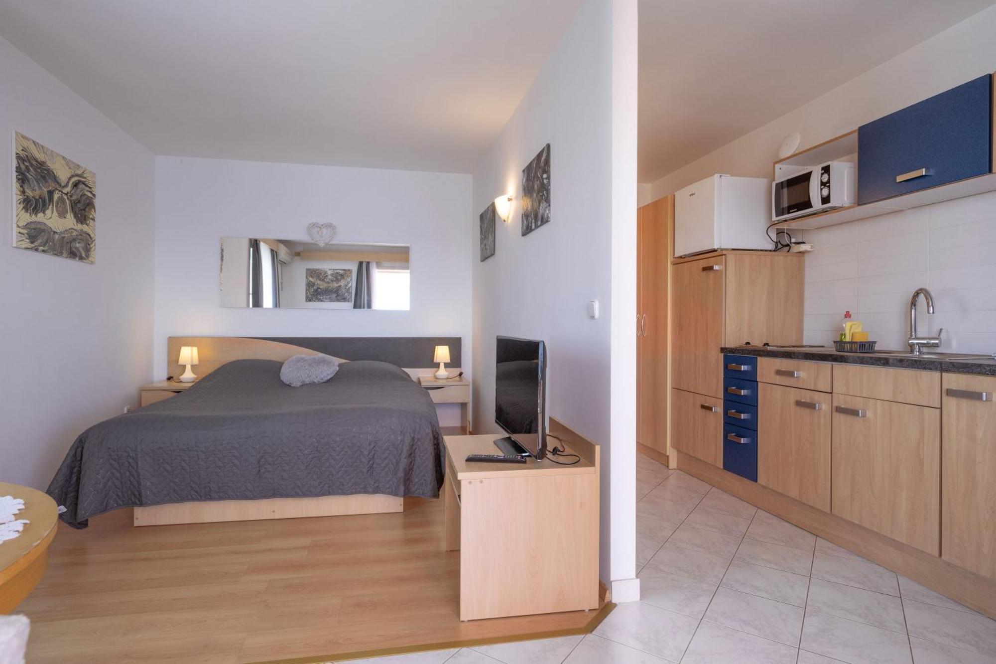 Apartmani Marelic - Sun Beach Zavalatica Buitenkant foto