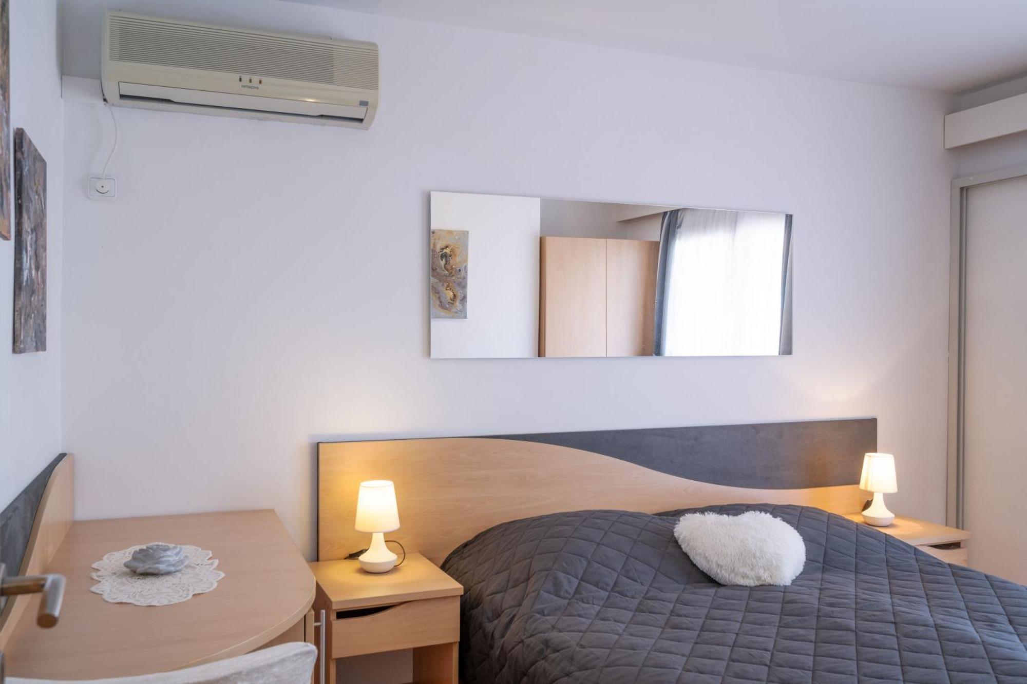 Apartmani Marelic - Sun Beach Zavalatica Buitenkant foto